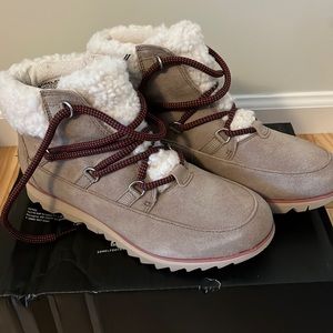 Brand New Sorel boots!!